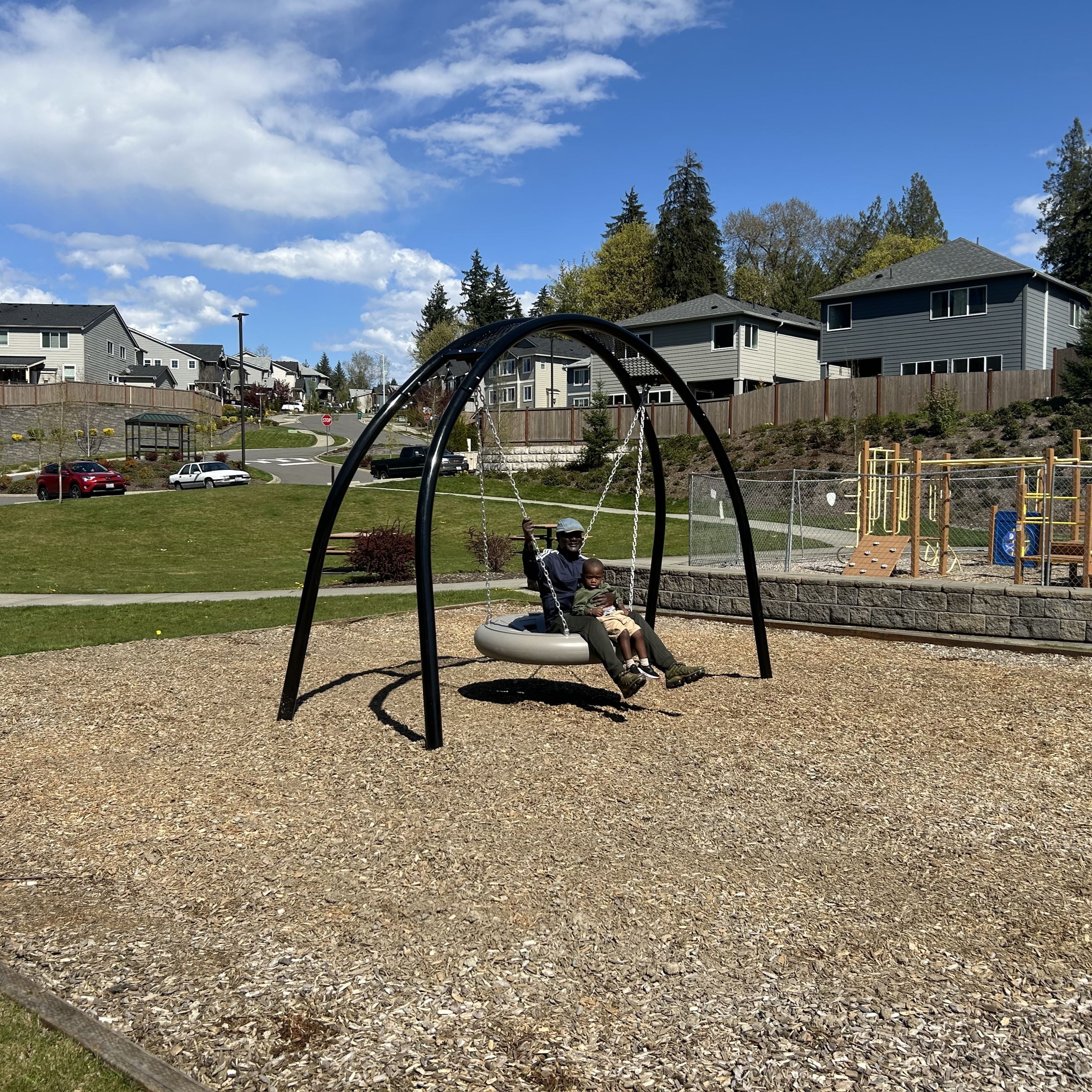 Oak hill playground's new swing 