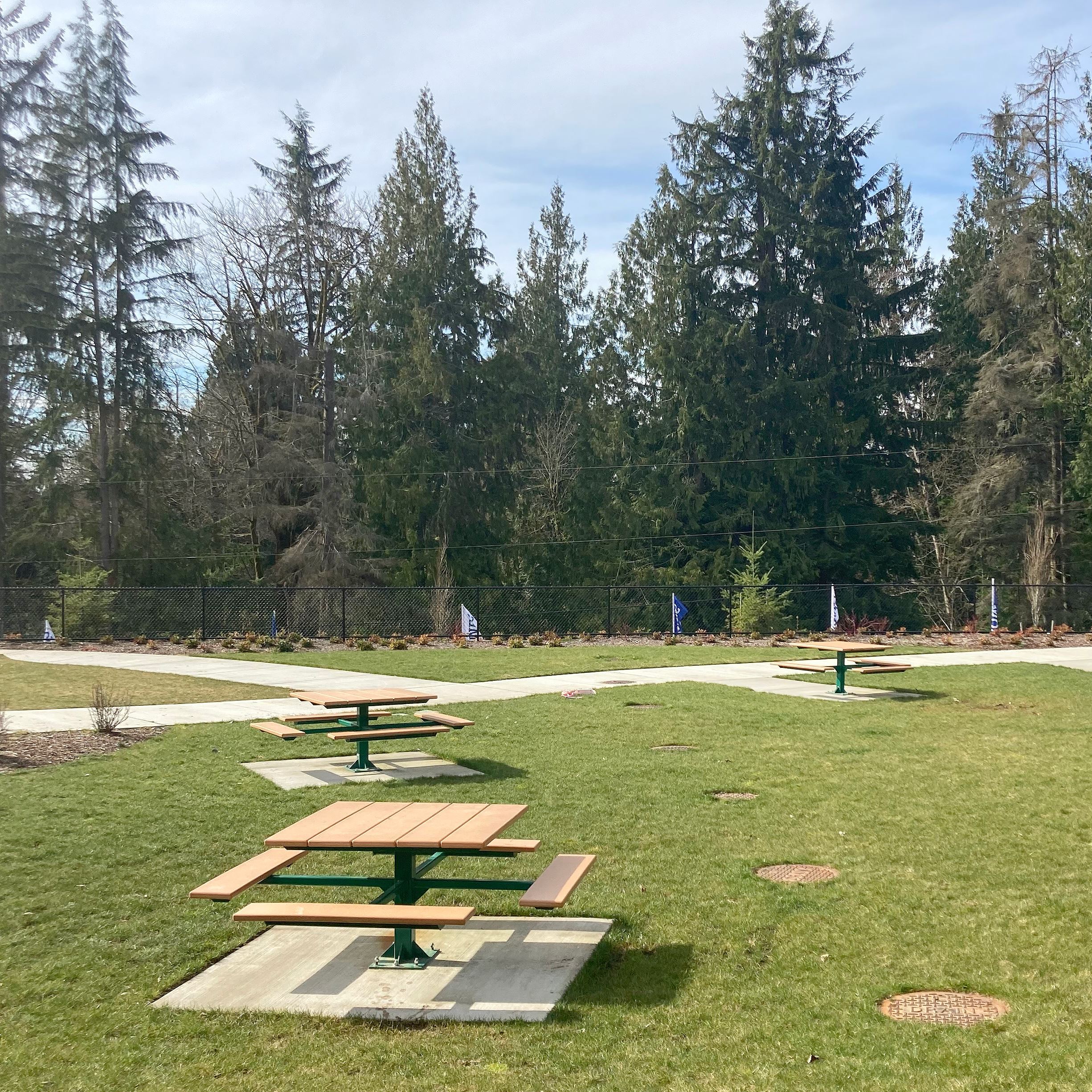 oak hill park picnic tables