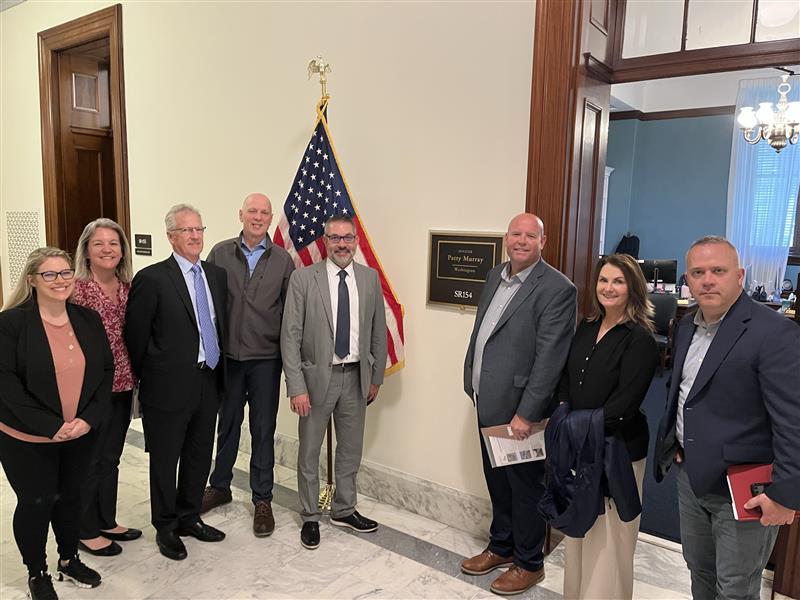 Lake Stevens delegates with Senator Murray at Economic Alliance Snohomish County D.C. Fly In 2025